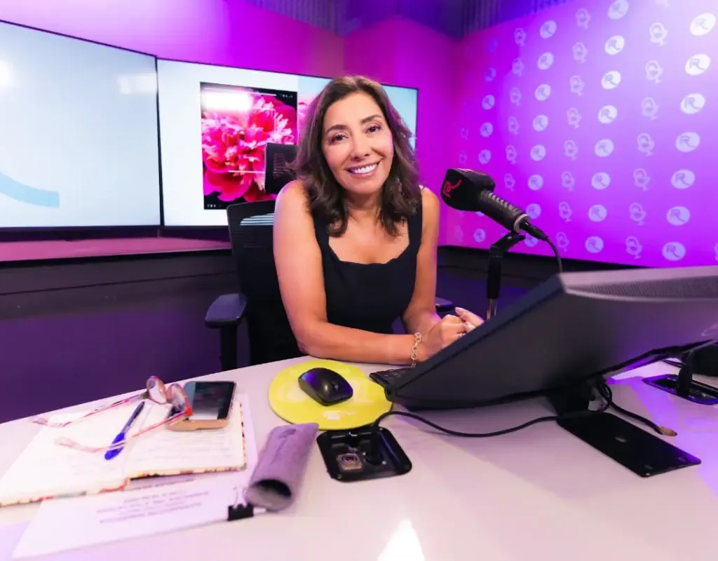 Carmen Gloria Arroyo en su nuevo programa radial "Superados"