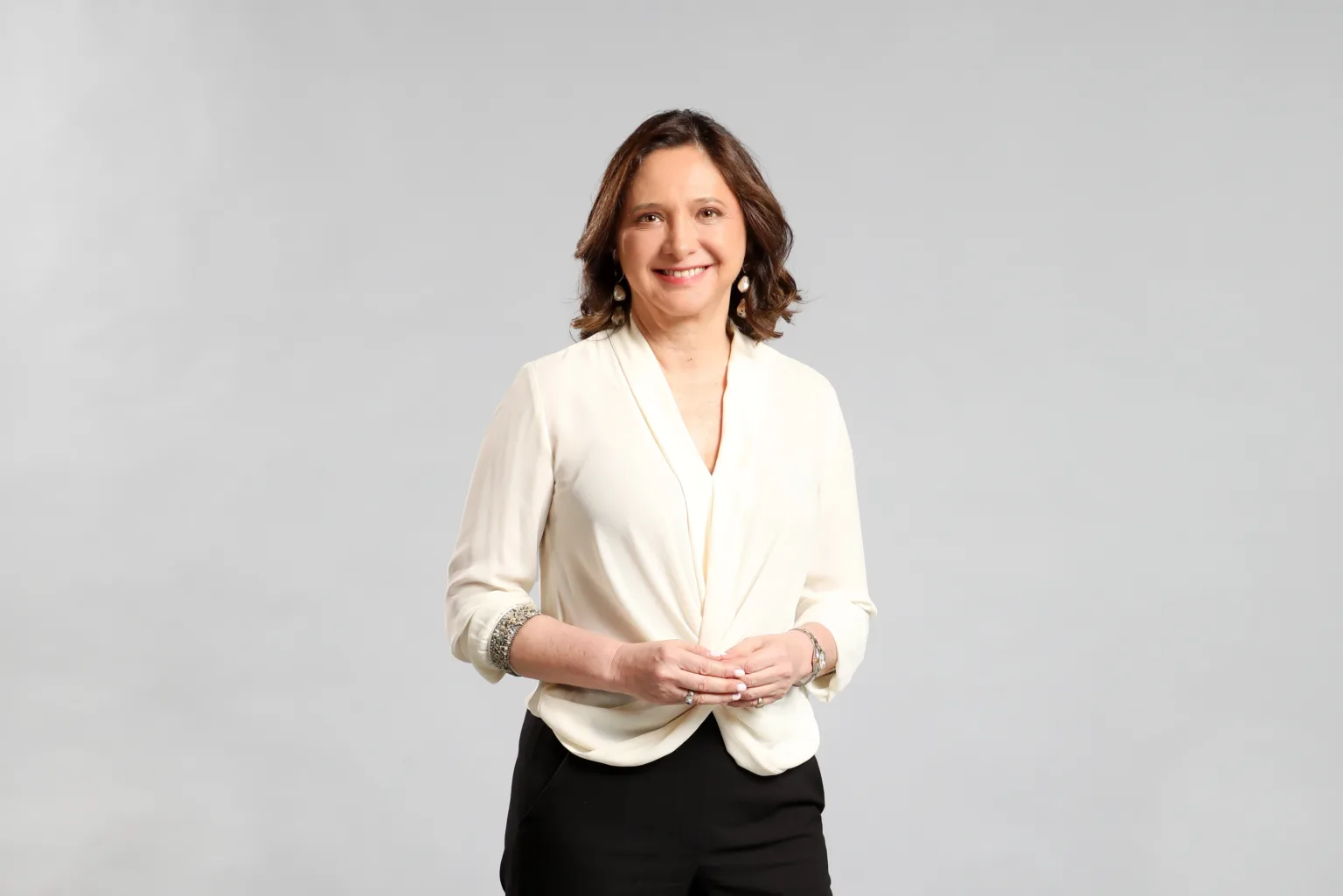 Canal 13 redefine su área de prensa con Mónica Pérez como nuevo rostro ancla de T13 En Vivo