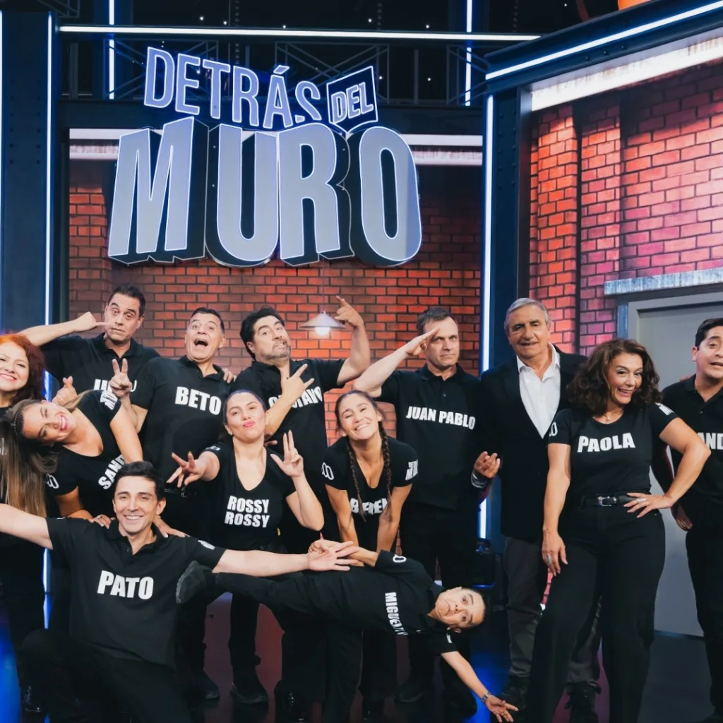 Mega - Detrás del muro