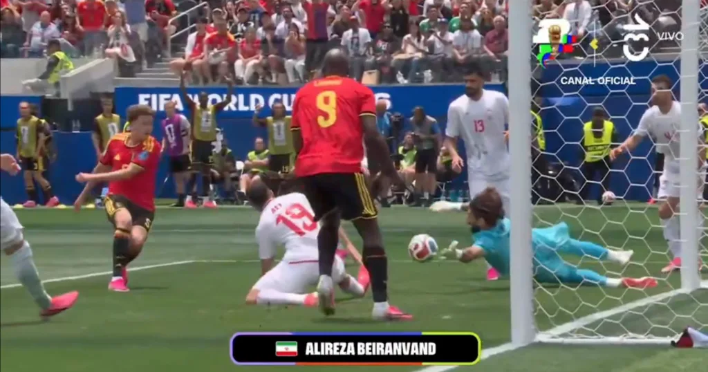 Captura de Chilevisión de partido entre Irán y Bélgica con relato de Fernando Solabarrieta