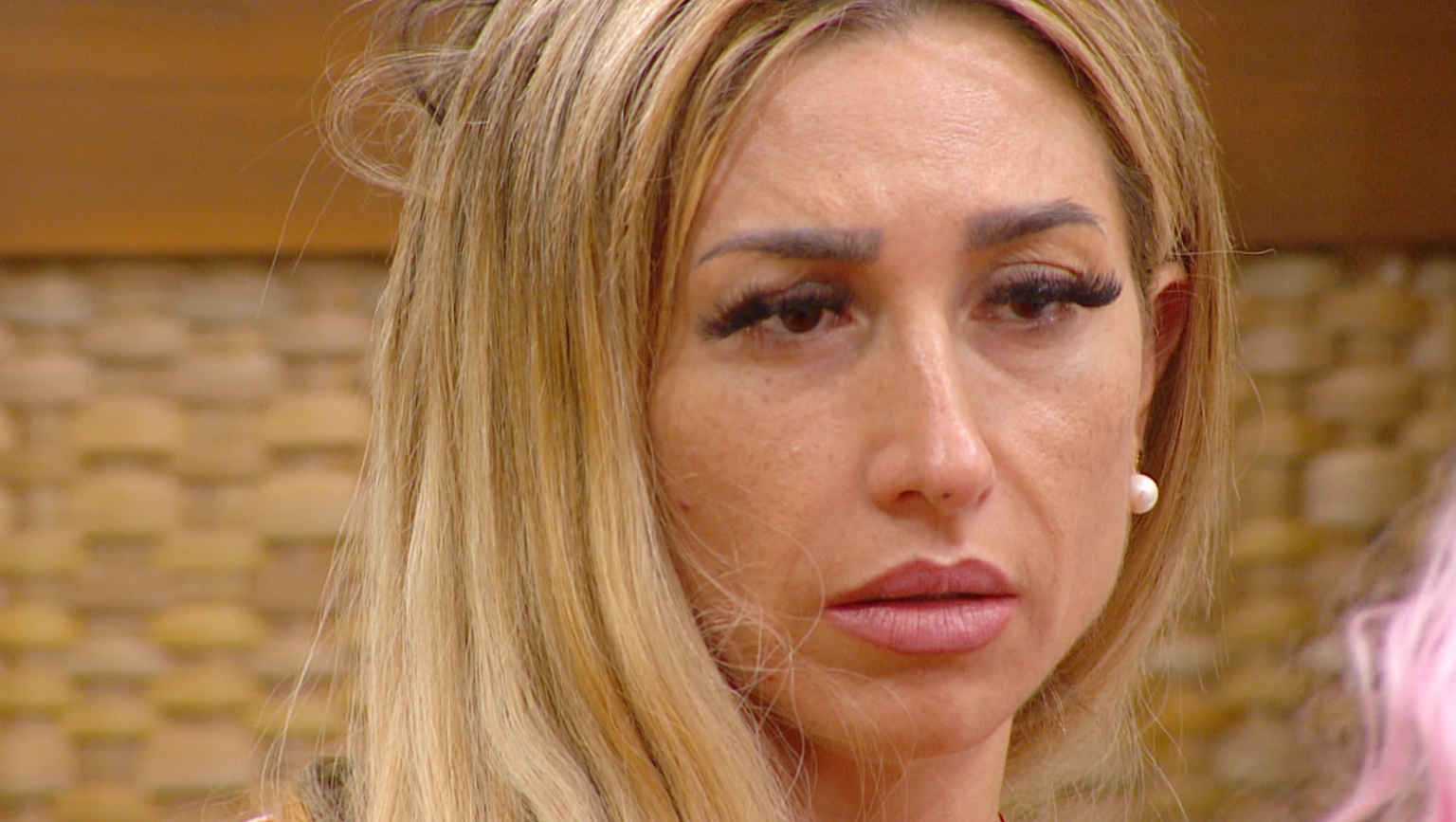 “Me van a dejar mal”: Luli se quiebra tras dura exposición en el reality