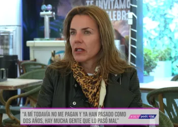 Julia Vial hablando sobre su experiencia en La Red