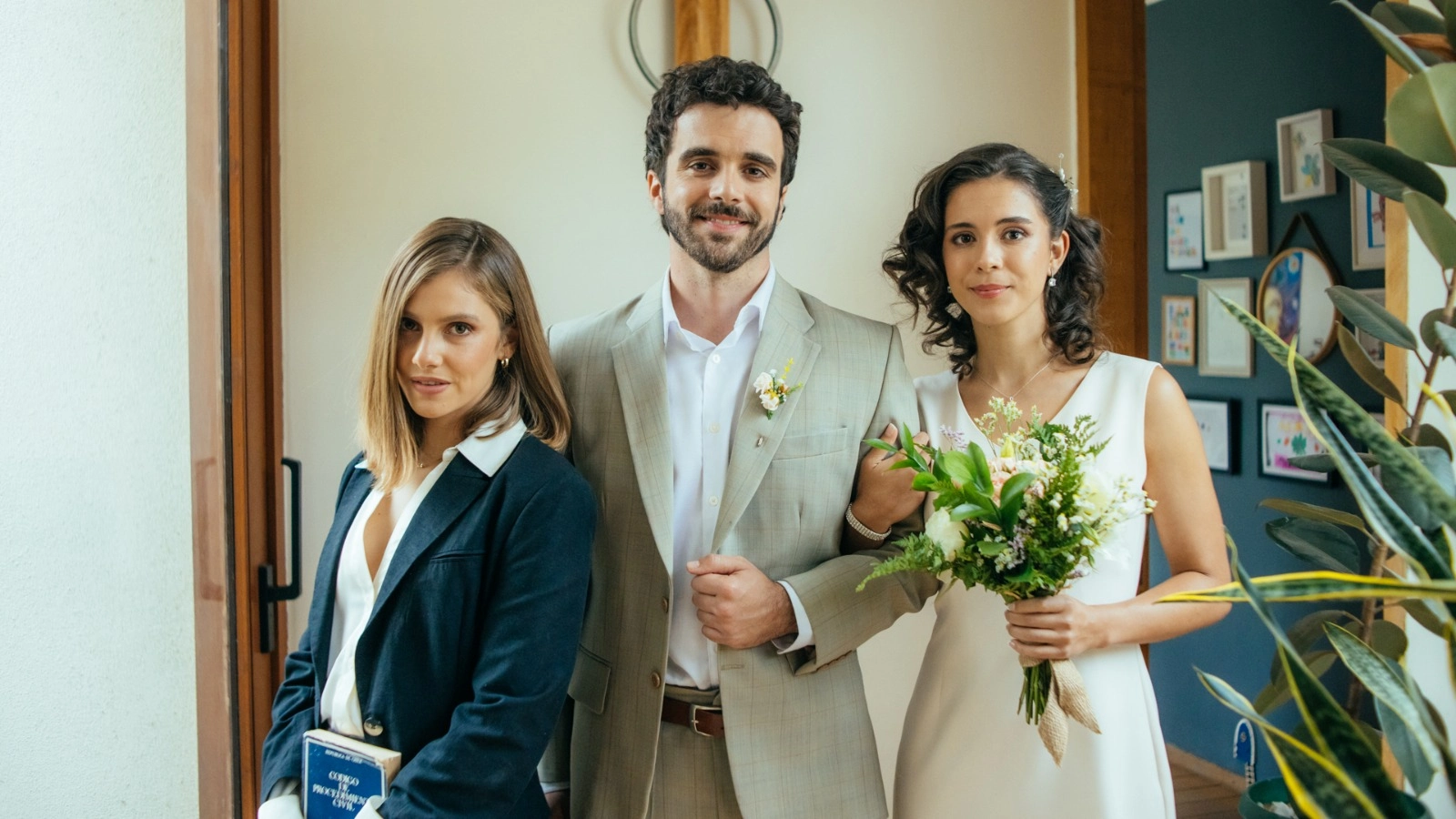 Me caso pero contigo - Mega